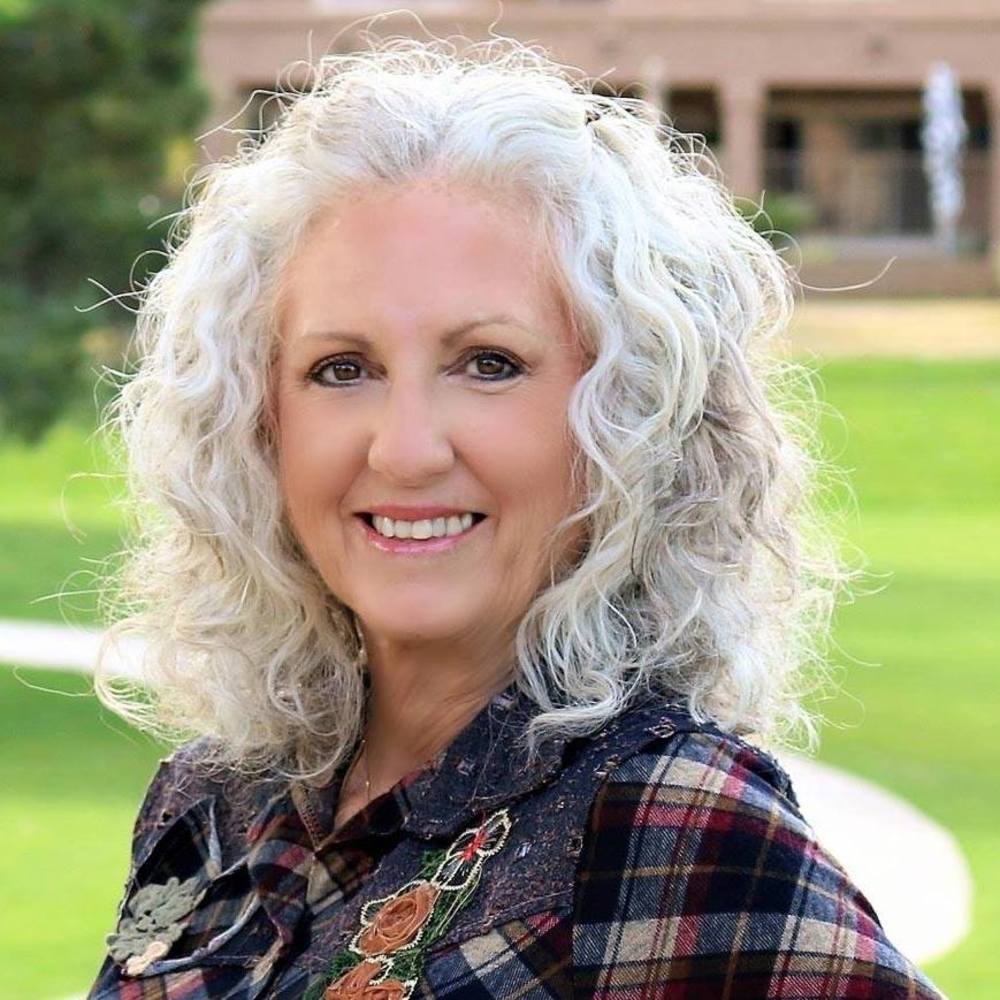 Meet your Posher, Theresa